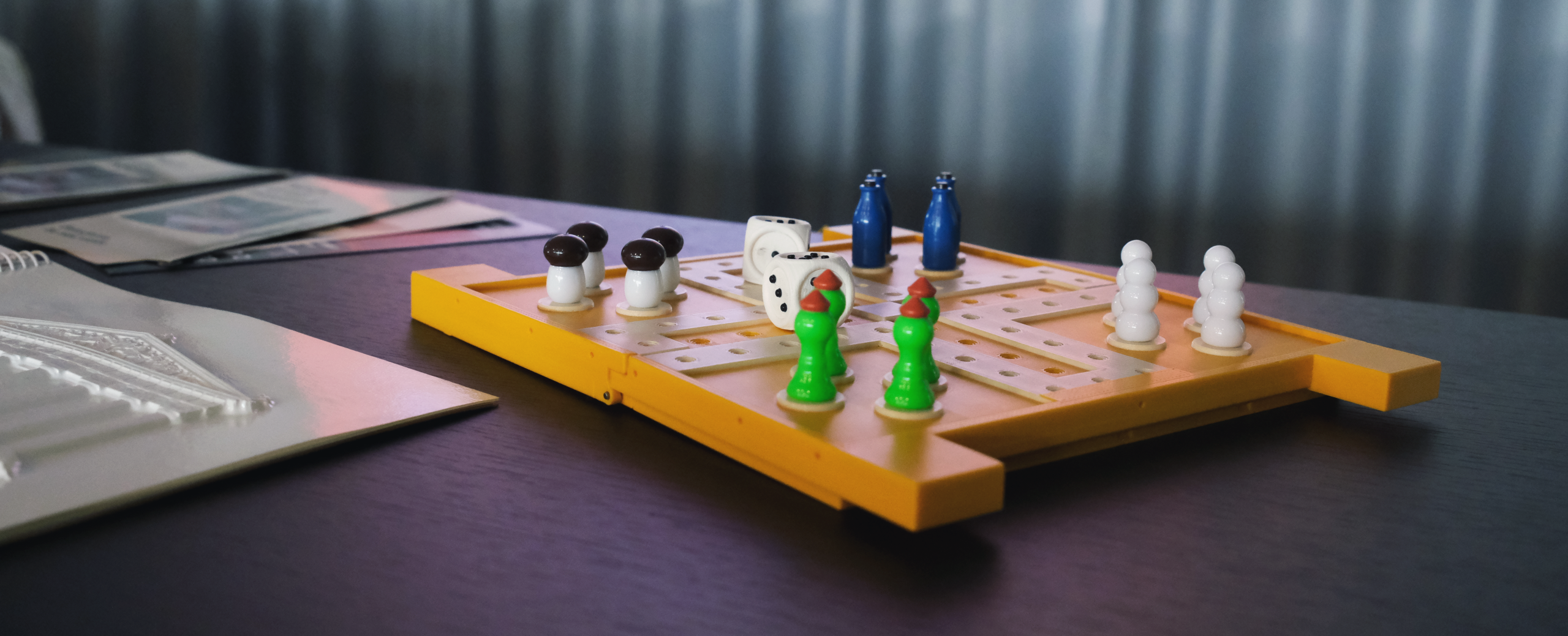 Fotografia spoločenskej hry pre slabozraké a nevidiace osoby