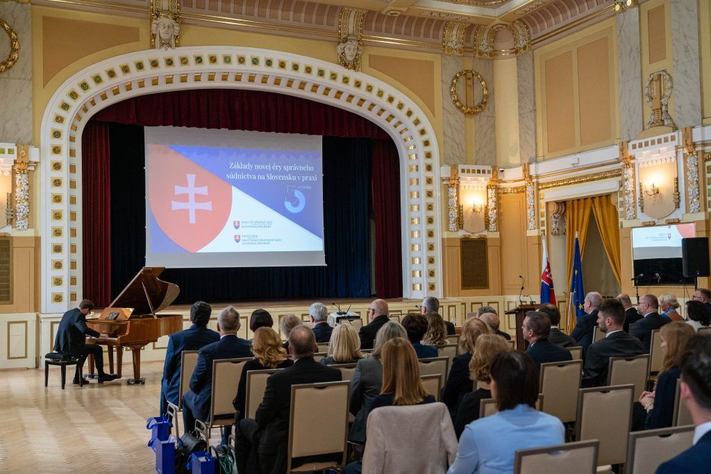 Sympózium v Moyzesovej sieni