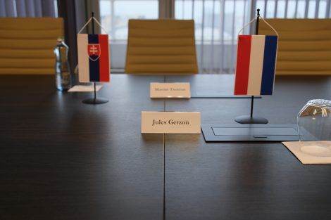 Zdvorilostná návšteva veľvyslanca Holandského kráľovstva na tunajšom súde
