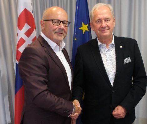 Najvyšší správny súd Slovenskej republiky navštívila osobnosť českého správneho súdnictva a aktuálny predseda Ústavného súdu Českej republiky Josef Baxa