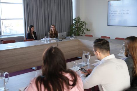 Budúci sudcovia a prokurátori z krajín Európskej únie navštívili v rámci programu AIAKOS Najvyšší správny súd Slovenskej republiky